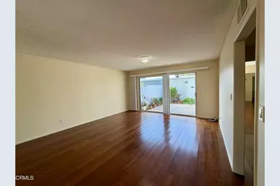 137 E Garden Green, Port Hueneme, CA 93041 - Photo 2