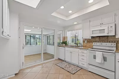 42063 Village 42, Camarillo, CA 93012 - Photo 8