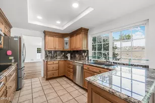 327 Bethany St, Thousand Oaks, CA 91360 - Photo 12