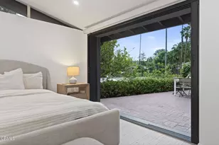 22261 Ybarra Rd, Woodland Hills, CA 91364 - Photo 26