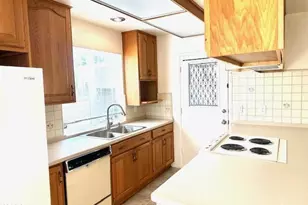 535 Lawnwood Way, Oxnard, CA 93030 - Photo 2