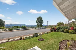 921 Calle Pinata, Thousand Oaks, CA 91320 - Photo 2