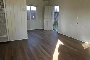 1240 J St, Sanger, CA 93657 - Photo 8