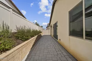 2075 Seville Dr, Santa Paula, CA 93060 - Photo 38