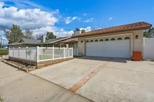 2082 Belgrave Ct, Simi Valley, CA 93063 - Photo 10