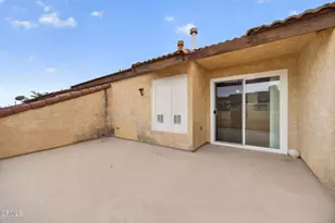 176 Fashion Park Pl, Oxnard, CA 93033 - Photo 20