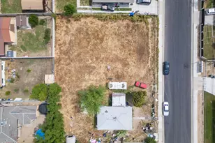 628 E 3rd St, Bakersfield, CA 93307 - Photo 12