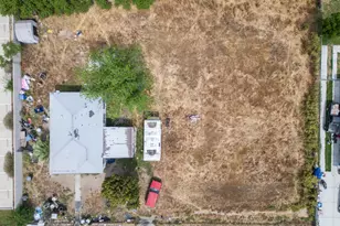 628 E 3rd St, Bakersfield, CA 93307 - Photo 8