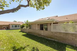 1106 Village 1 #-, Camarillo, CA 93012 - Photo 26