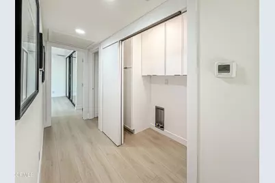 20930 Almazan Road, Woodland Hills, CA 91364 - Photo 24