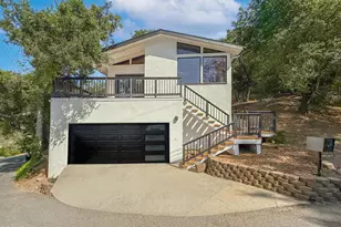 20930 Almazan Rd, Woodland Hills, CA 91364 - Photo 1