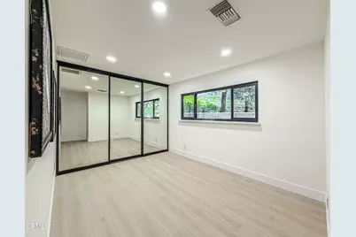 20930 Almazan Road, Woodland Hills, CA 91364 - Photo 26