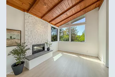 20930 Almazan Road, Woodland Hills, CA 91364 - Photo 16