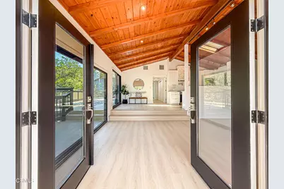 20930 Almazan Road, Woodland Hills, CA 91364 - Photo 4