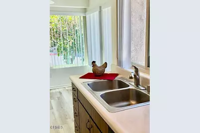 11240 Village 11, Camarillo, CA 93012 - Photo 6