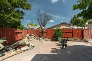 3700 Tracey Ct, Bakersfield, CA 93311 - Photo 32