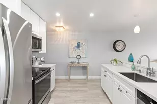275 E Surfside Dr, Port Hueneme, CA 93041 - Photo 8