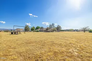 8585 W Ave E, Lancaster, CA 93536 - Photo 36
