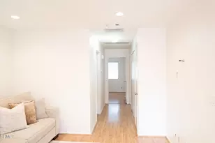 6727 Wordsworth Way, Ventura, CA 93003 - Photo 16