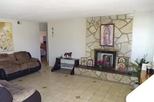 516 N Oak St, Santa Paula, CA 93060 - Photo 2