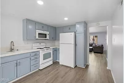 39107 Village 39, Camarillo, CA 93012 - Photo 22