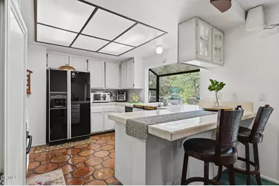 790 N Valley Drive, Westlake Village, CA 91362 - Photo 12