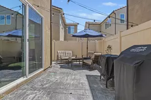 2072 Harvest Loop, Santa Paula, CA 93060 - Photo 14