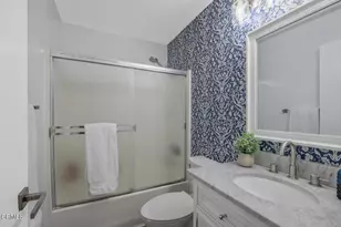 18106 Erik Ct, Santa Clarita, CA 91387 - Photo 14