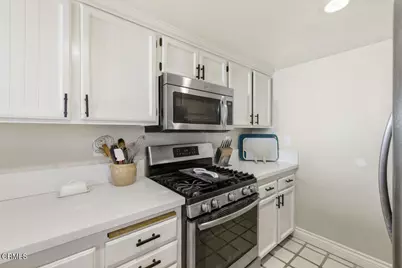 9813 Sweetwater Lane, Ventura, CA 93004 - Photo 10