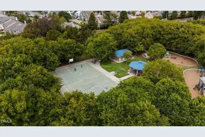 990 Holiday Avenue, Ventura, CA 93003 - Photo 32