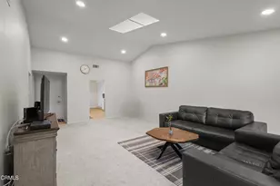 22218 Village 22, Camarillo, CA 93012 - Photo 8