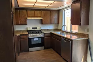 220 S Palm Ave, Santa Paula, CA 93060 - Photo 2