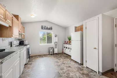 48 Via Lisboa #48, Camarillo, CA 93012 - Photo 8