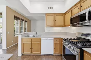 27030 Victoria Ln, Valencia, CA 91355 - Photo 6