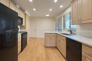 15117 Village 15, Camarillo, CA 93012 - Photo 4