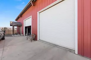 907 Mission Rock Rd, Santa Paula, CA 93060 - Photo 4