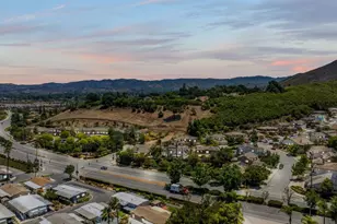 209 Southcrest Pl, Simi Valley, CA 93065 - Photo 52