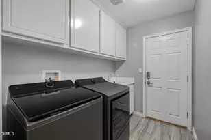 209 Southcrest Pl, Simi Valley, CA 93065 - Photo 36