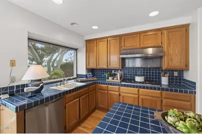 2220 Pebble Beach Trail, Oxnard, CA 93036 - Photo 20