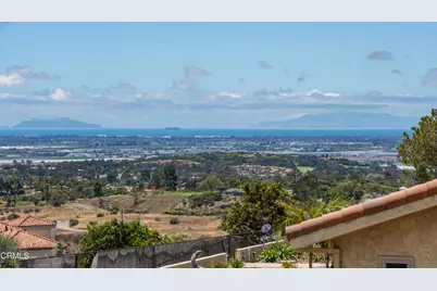 833 W Highland Drive, Camarillo, CA 93010 - Photo 16