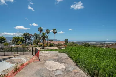 833 W Highland Drive, Camarillo, CA 93010 - Photo 12