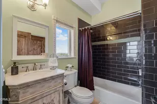 453 Kathleen Dr, Newbury Park, CA 91320 - Photo 38