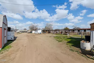 301 Sycamore Drive, Bakersfield, CA 93308 - Photo 28
