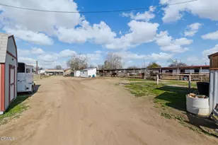 301 Sycamore Dr, Bakersfield, CA 93308 - Photo 28