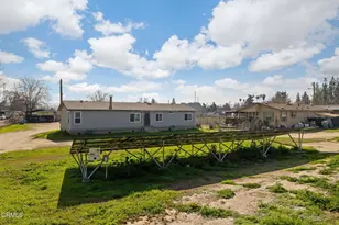 301 Sycamore Dr, Bakersfield, CA 93308 - Photo 4