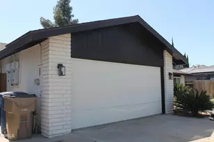 2021 Carlton St, Bakersfield, CA 93309 - Photo 4