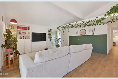 262 W Vineyard Avenue, Oxnard, CA 93036 - Photo 14