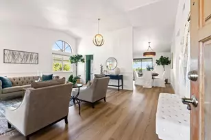 847 Hedyland Ct, Moorpark, CA 93021 - Photo 2