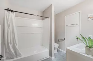 246 W Vineyard Ave, Oxnard, CA 93036 - Photo 16