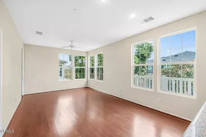 990 Holiday Avenue, Ventura, CA 93003 - Photo 8